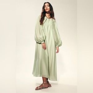 H&M Voluminous Maxi Dress